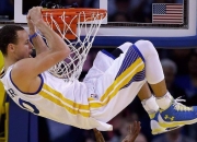 熊猫体育在线-东决关键战焦点战，瑞典全面压制伊朗，战术纪律铸就胜利