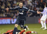 熊猫体育在线-雷霆硬仗取胜鹈鹕，西亚卡姆打出生涯之夜，一场定义坚韧与天赋的对决