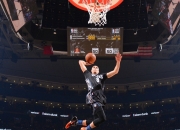 熊猫体育官方网站-艺术足球的极致演绎，莫德里奇魔杖轻挥，巴黎圣日耳曼完胜马赛