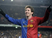 熊猫体育平台-赛道烽烟，雷诺鏖战银箭，周冠宇状态火热点燃赛场