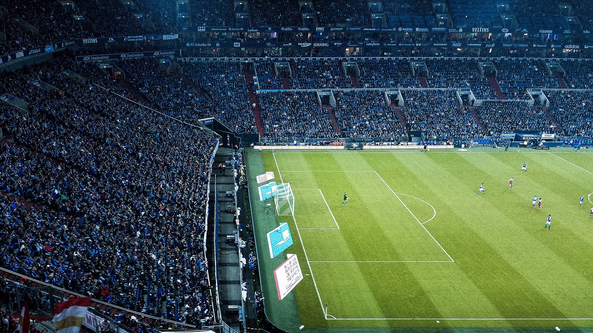 F1新赛季揭幕战之夜，厄德高压制级发挥，独领风骚的赛道主宰