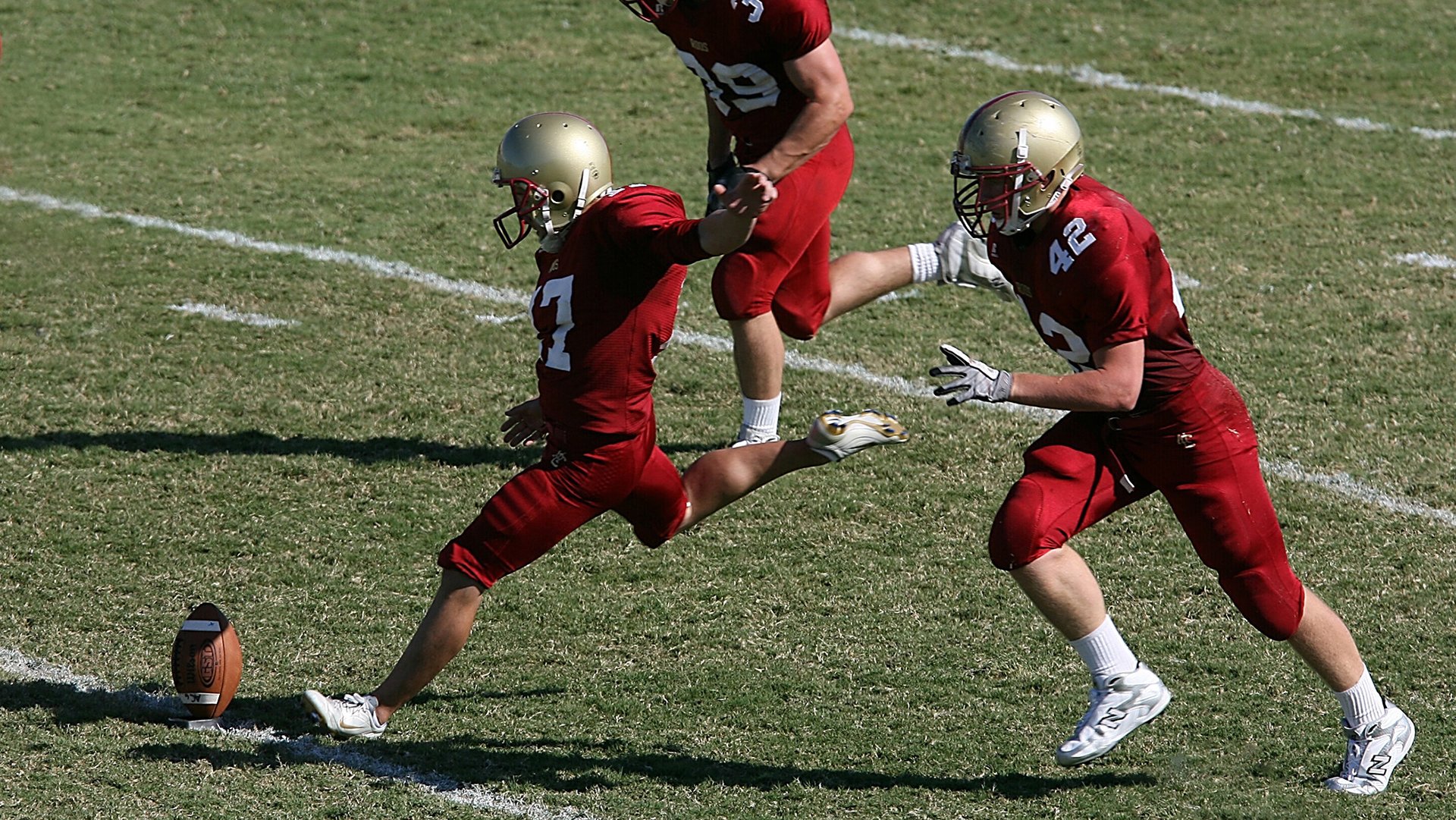 北欧风暴席卷非洲雄狮，穆勒关键一击助芬兰历史性制霸喀麦隆